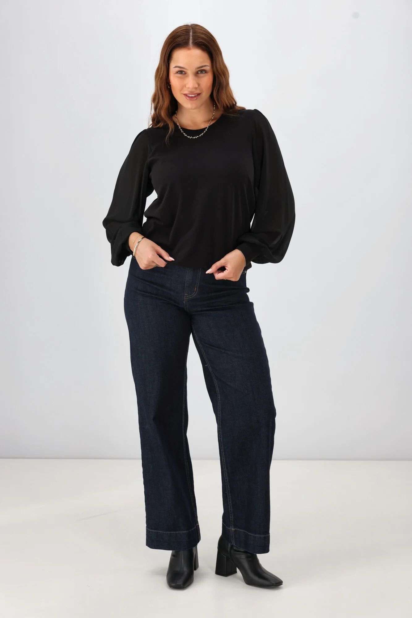 Shine On Label Zenova Top Black - Image 5