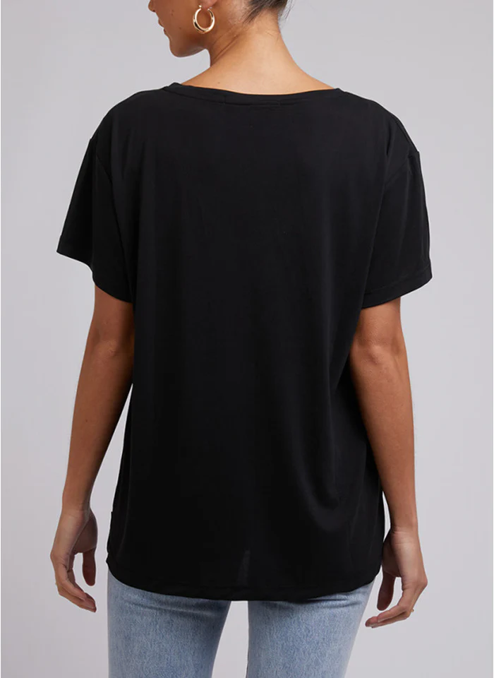 Silent Theory Harper Vee Tee Black - Image 5