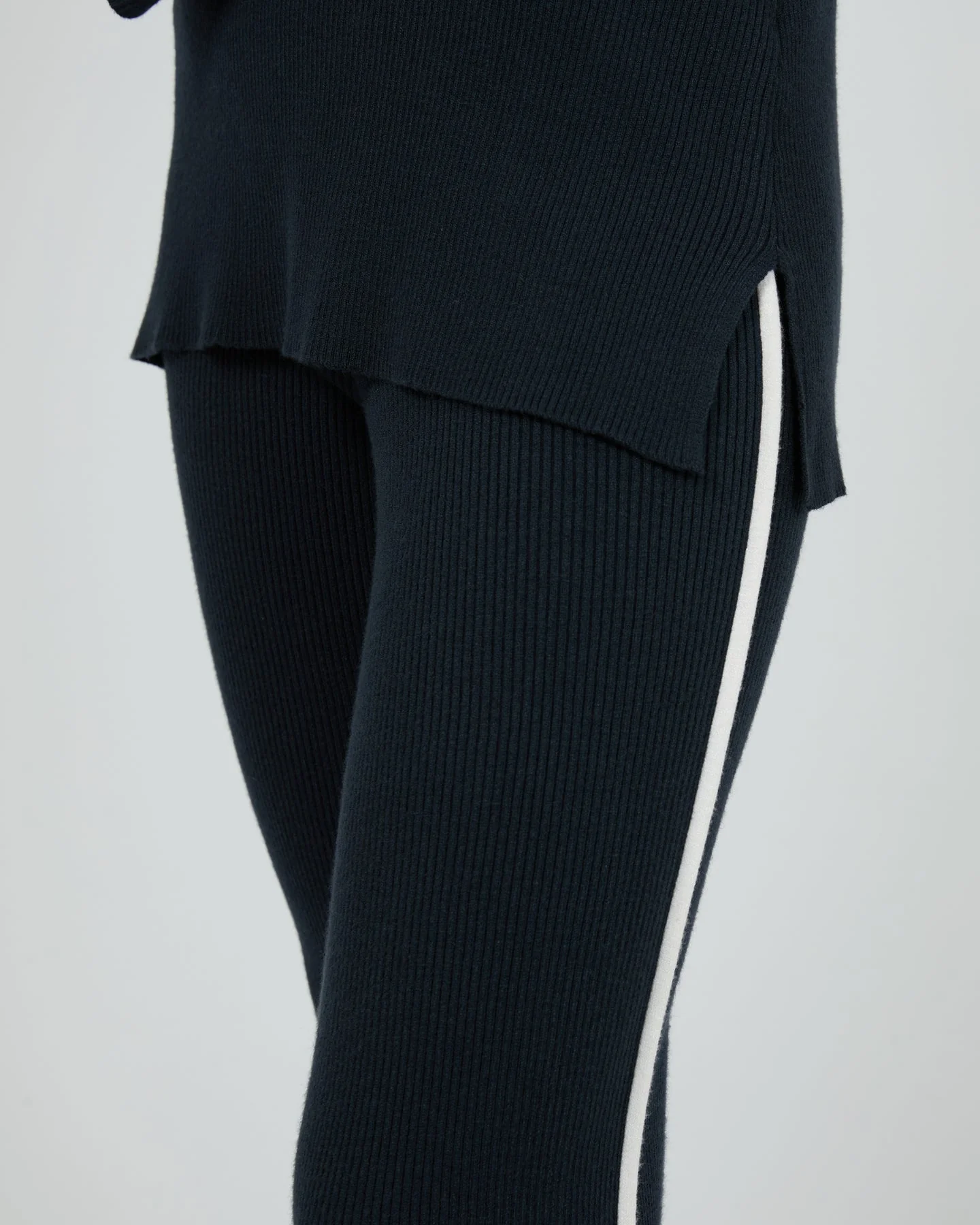 Silent Theory Highland Knit Pant Navy - Image 4