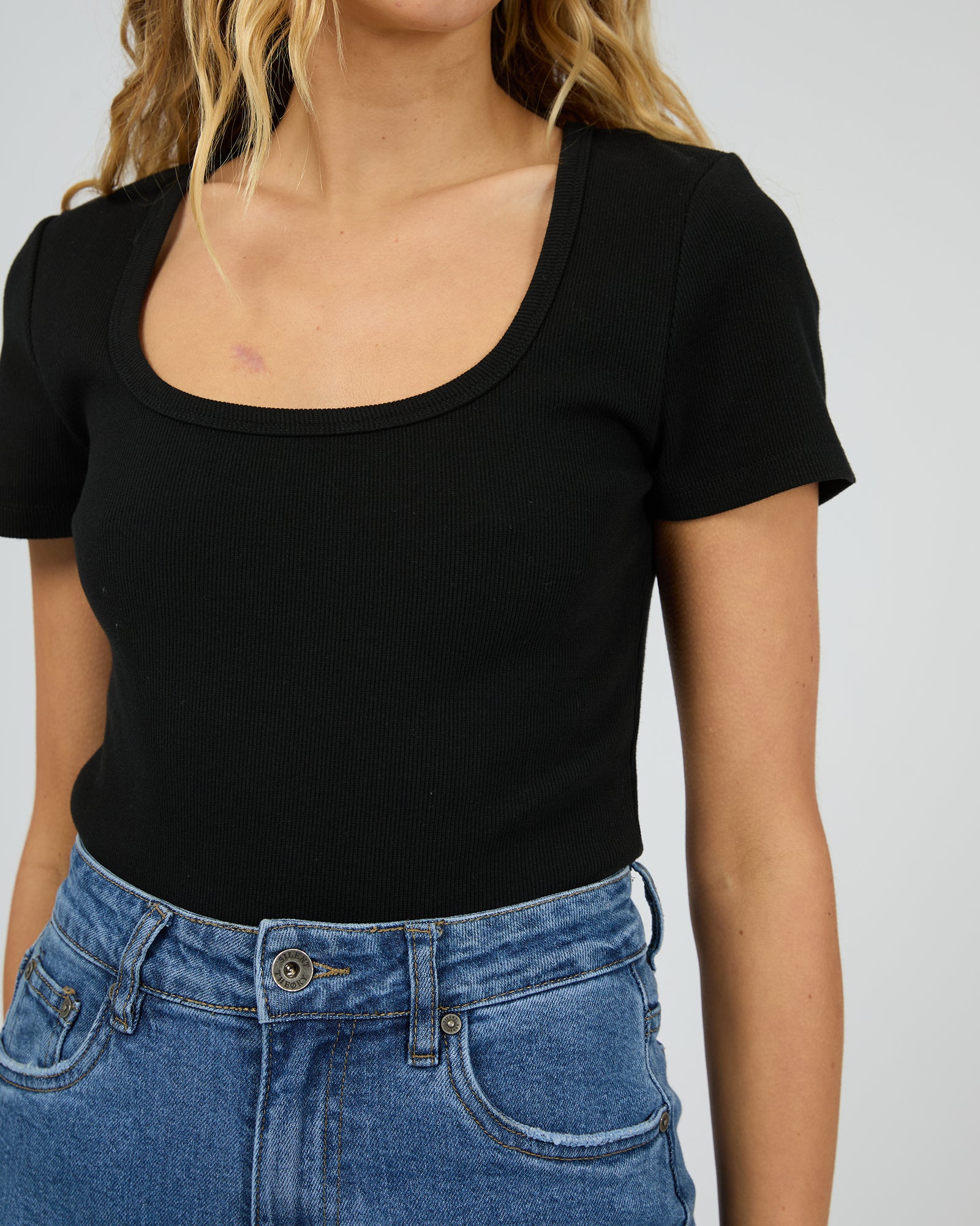 Silent Theory Mia Tee Black - Image 2