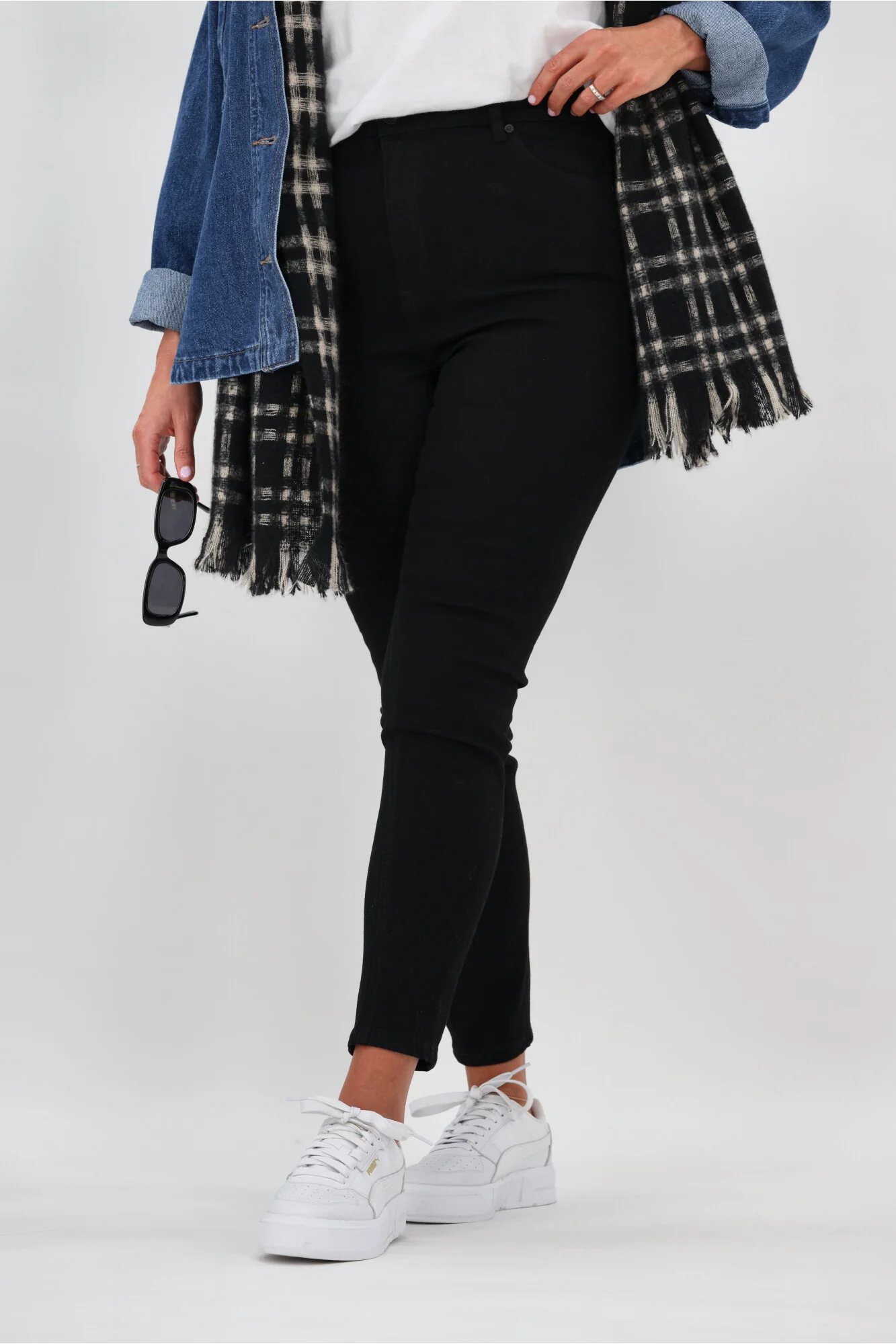 Silent Theory Vice High Skinny Jean Jet Black - Image 4