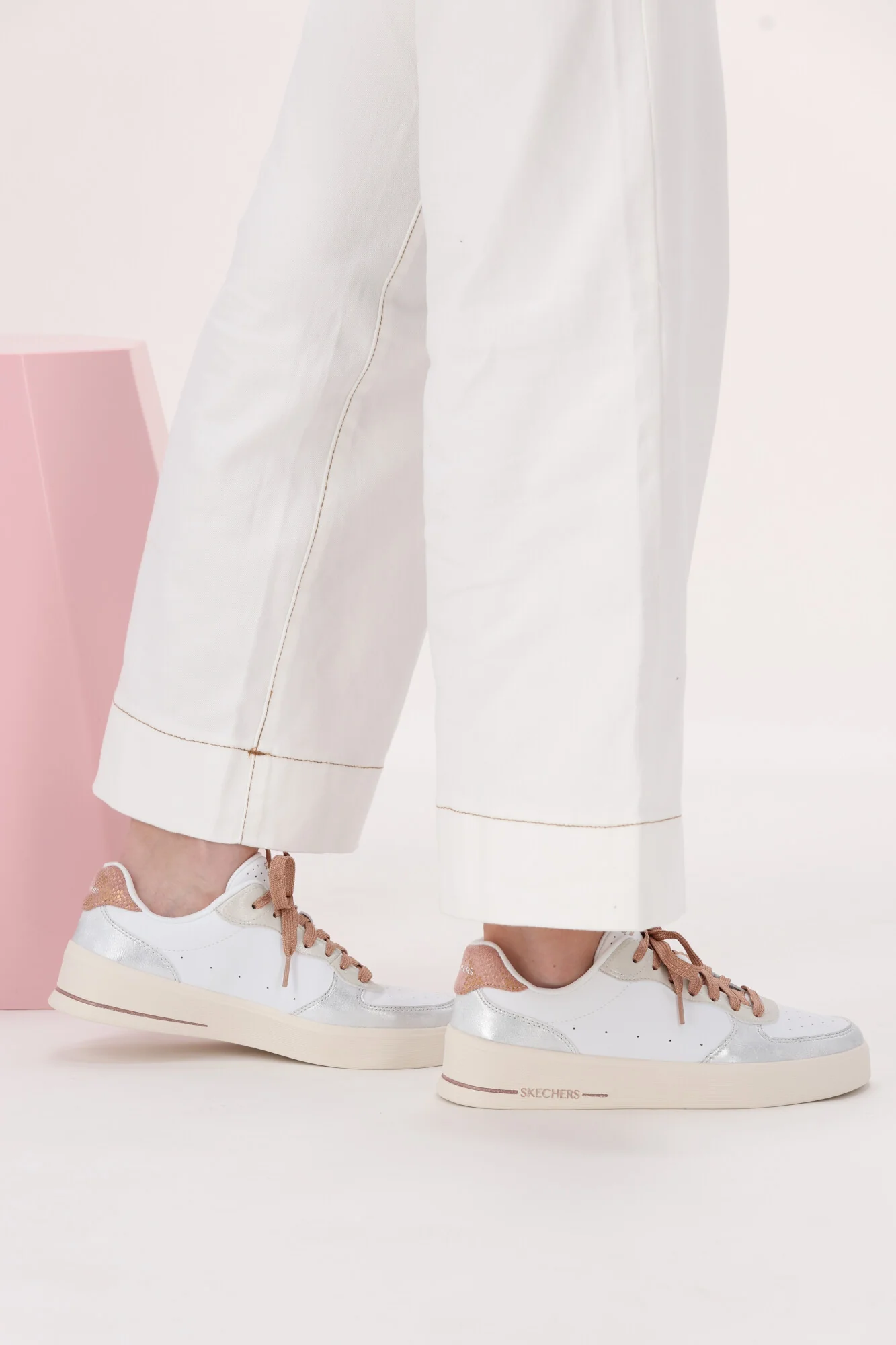 Skechers Hilands Soft Metals Sneaker - Image 7