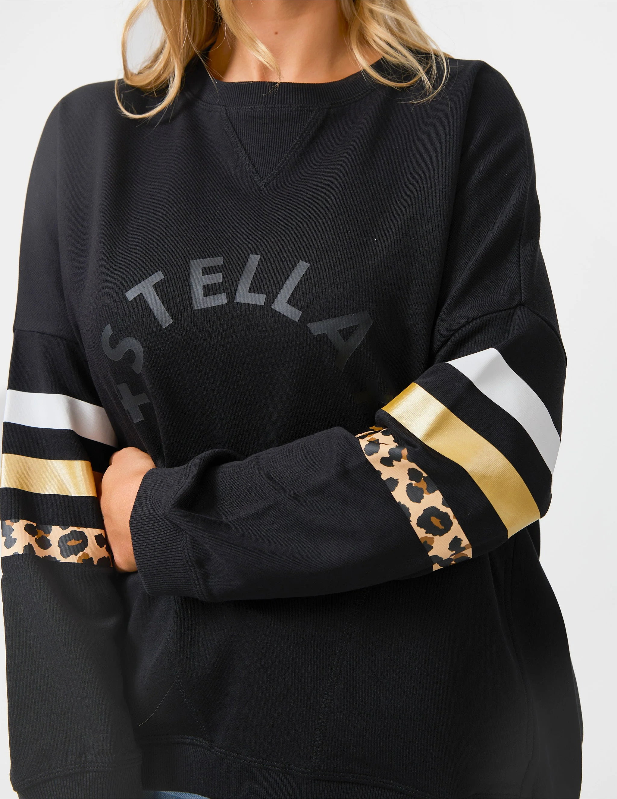Stella + Gemma Newport Pocket Sweatshirt Black - Image 2