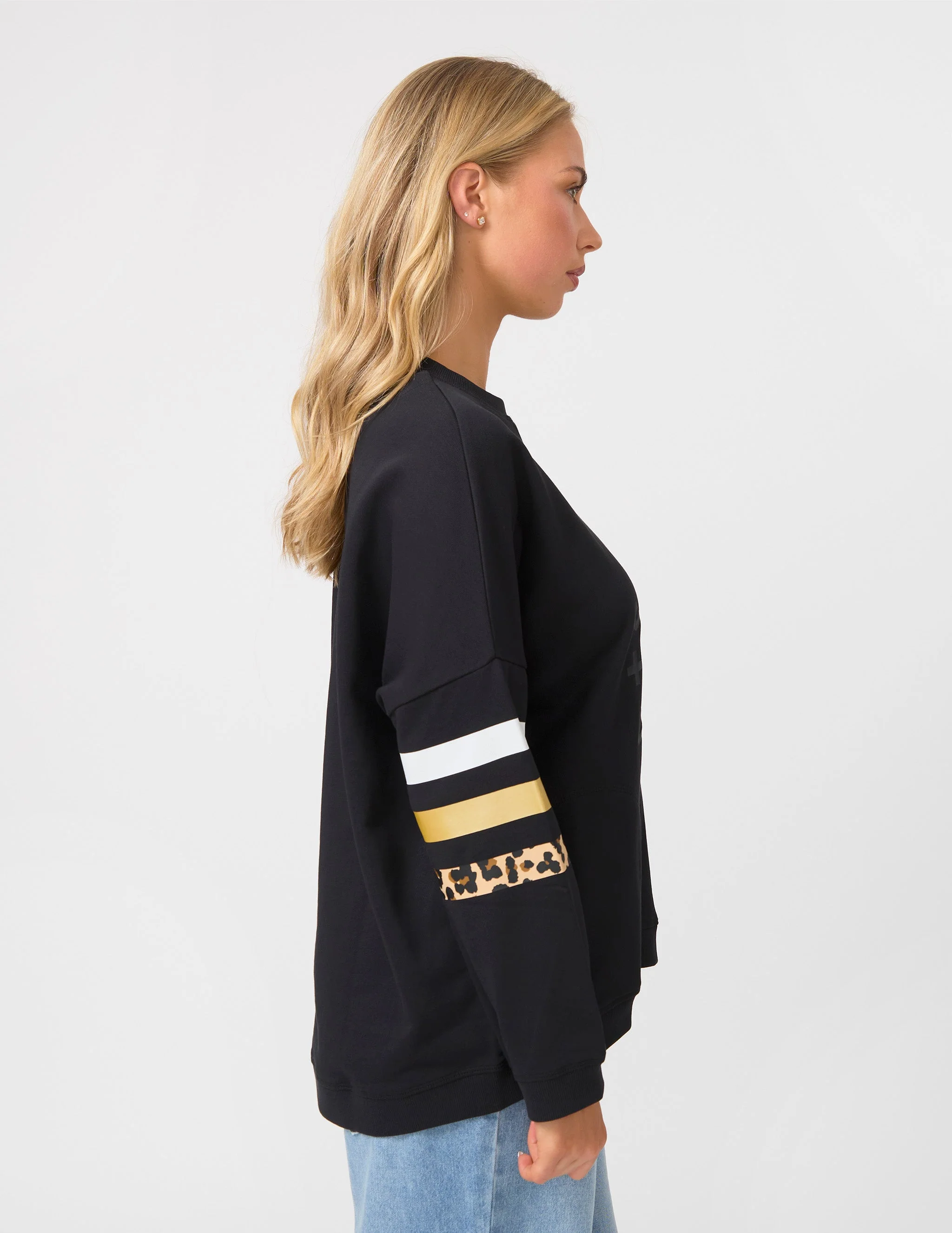 Stella + Gemma Newport Pocket Sweatshirt Black - Image 4