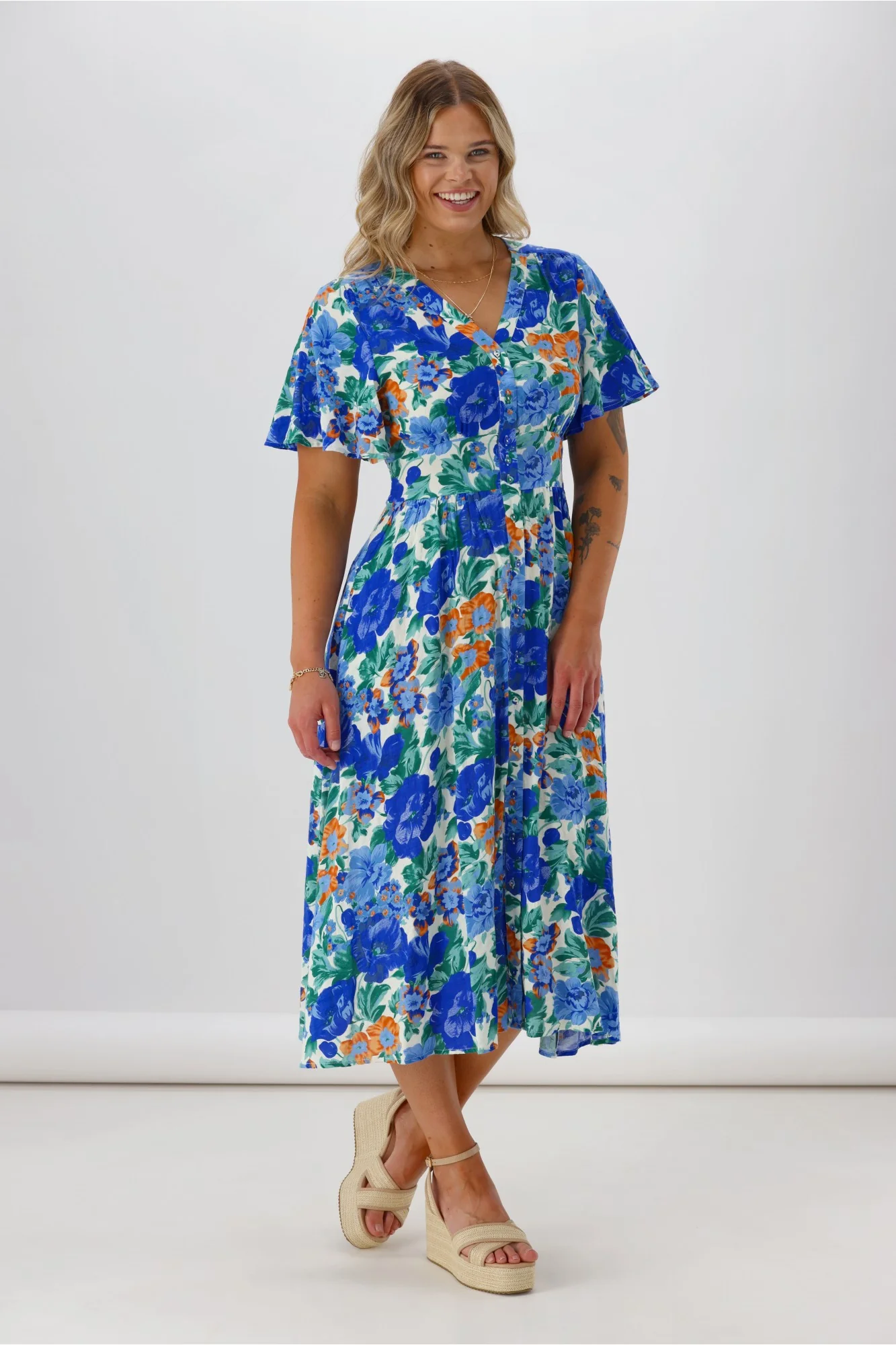 Sunday Boho Romina Button Through Flutter Sleeve Dress Blue Floral Print - Image 3