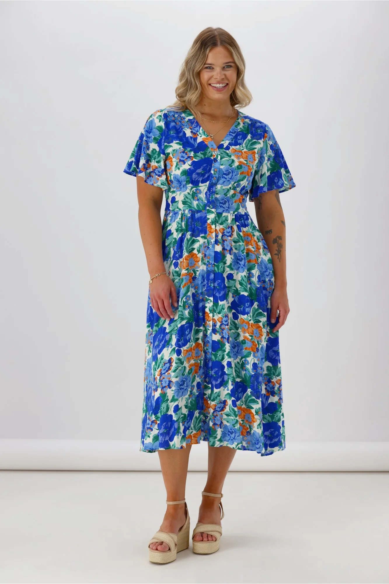 Sunday Boho Romina Button Through Flutter Sleeve Dress Blue Floral Print - Image 4
