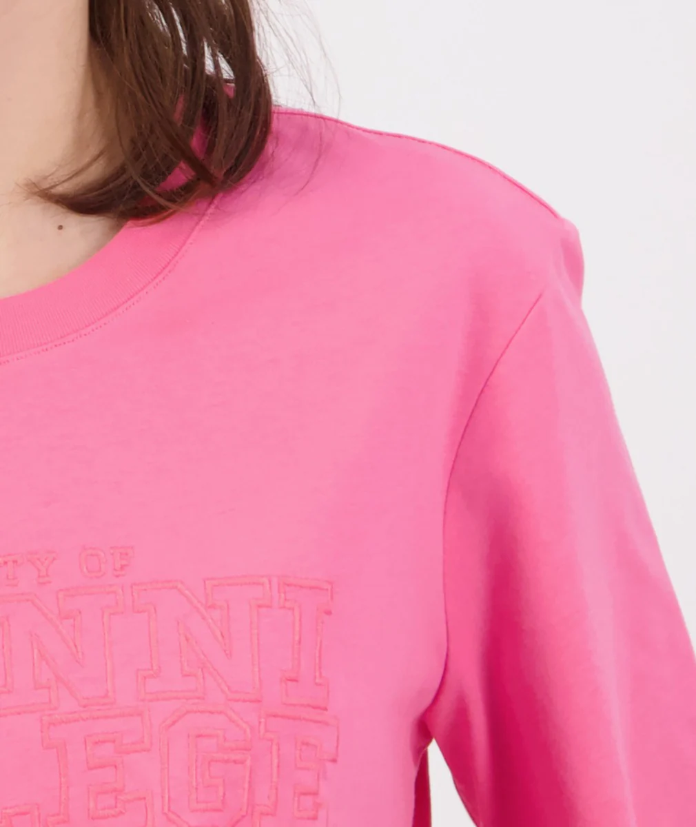 Swanndri Scholar Embroided T Shirt Raspberry - Image 3