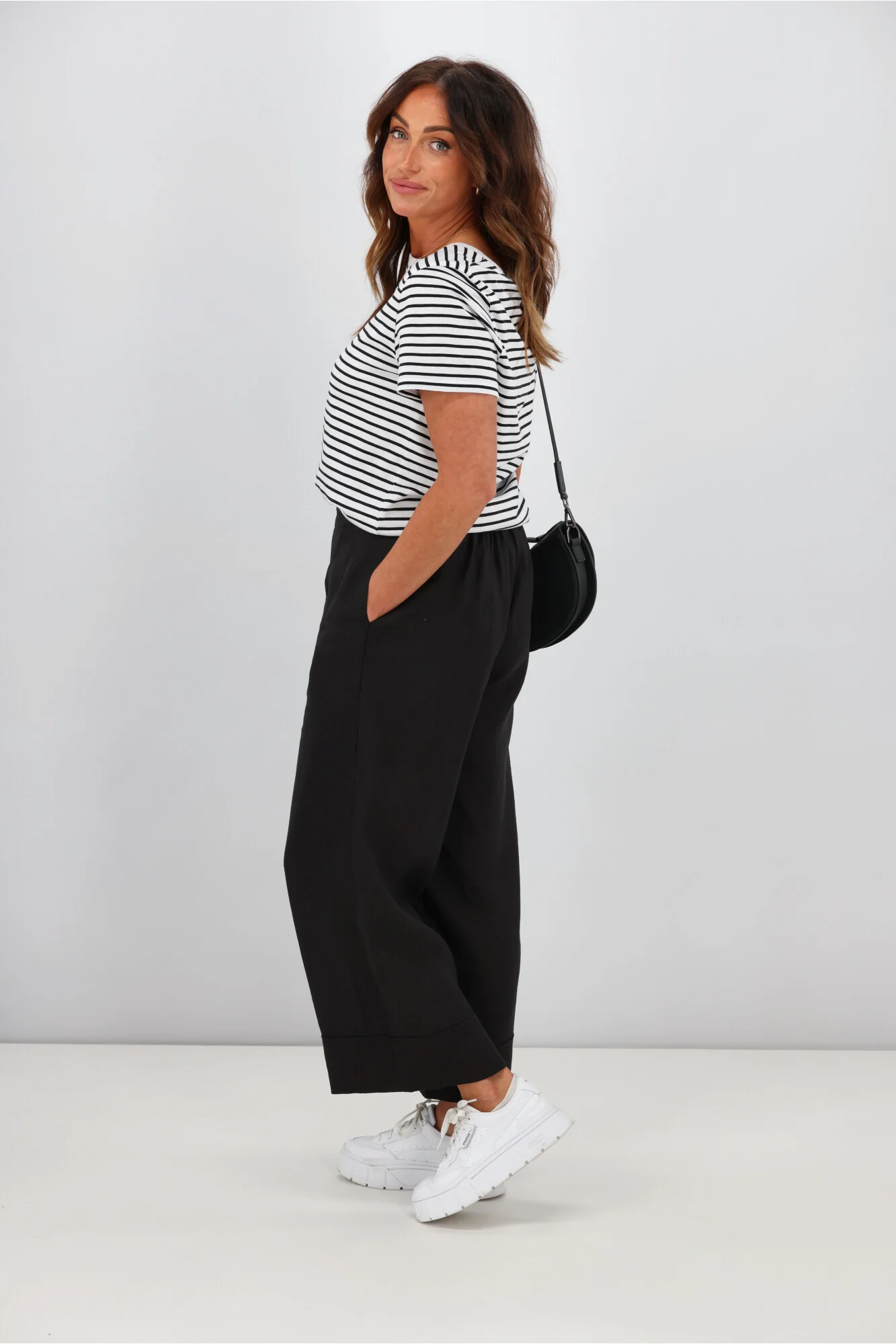 Tirelli Wide Leg Linen Pant Black - Image 5