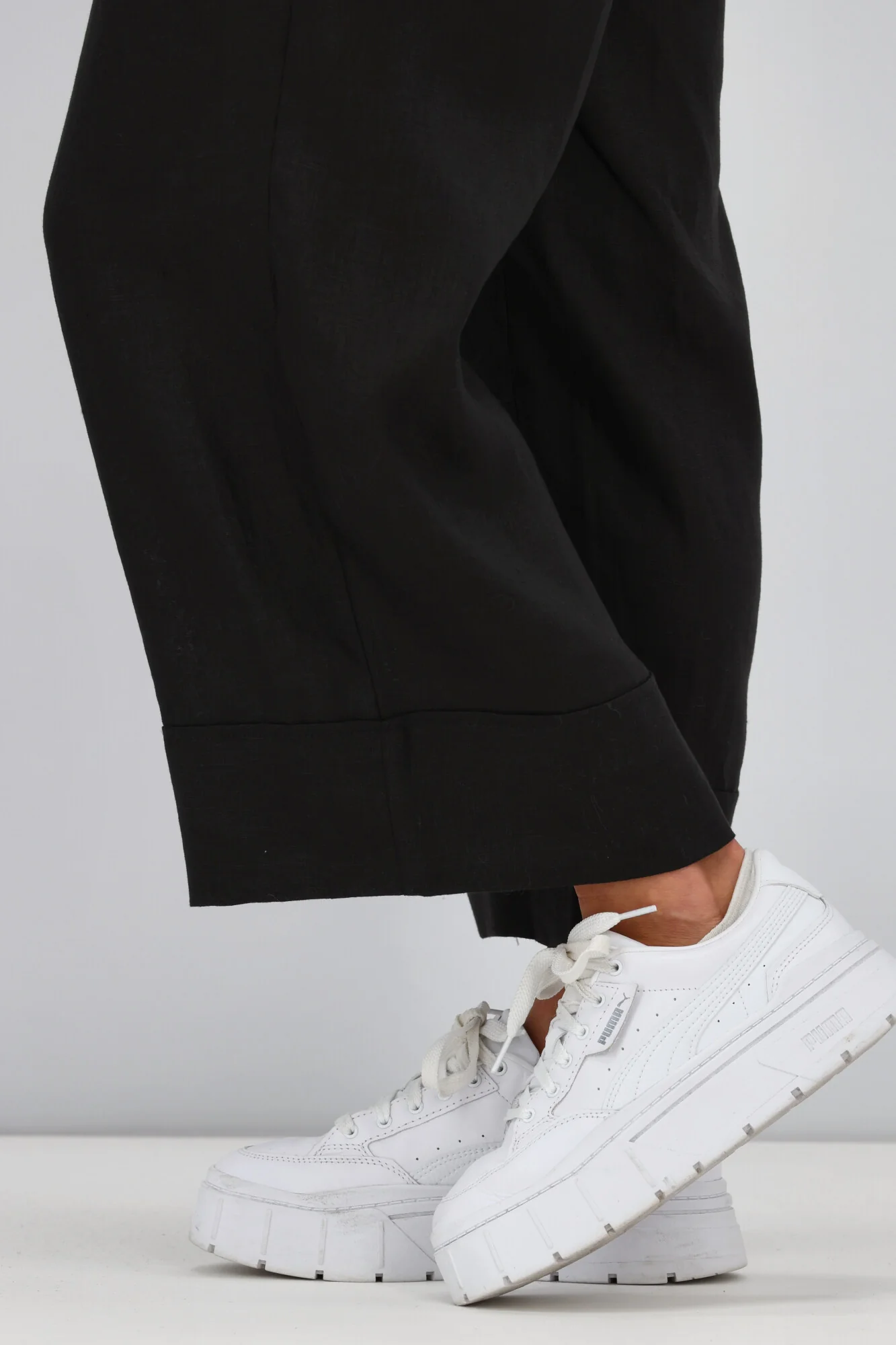 Tirelli Wide Leg Linen Pant Black - Image 6